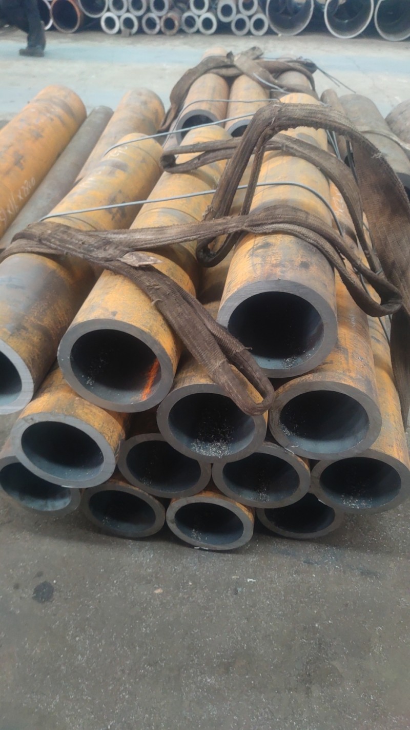 固安固安固安15CrMoG无缝钢管切割